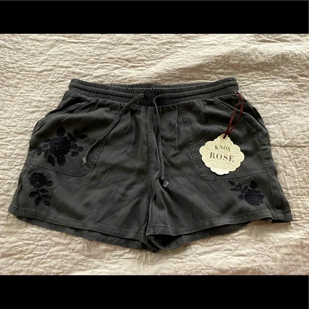 Knox Rose shorts